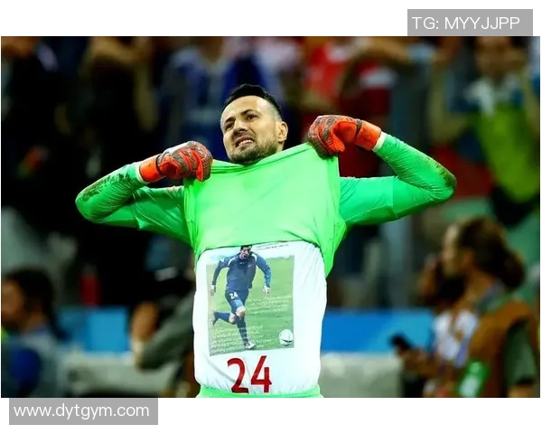 足球10号球衣的传奇与荣耀:探寻背后故事与球员的梦想之路 足球10号球衣的传奇与荣耀:探寻背后故事与球员的梦想之路